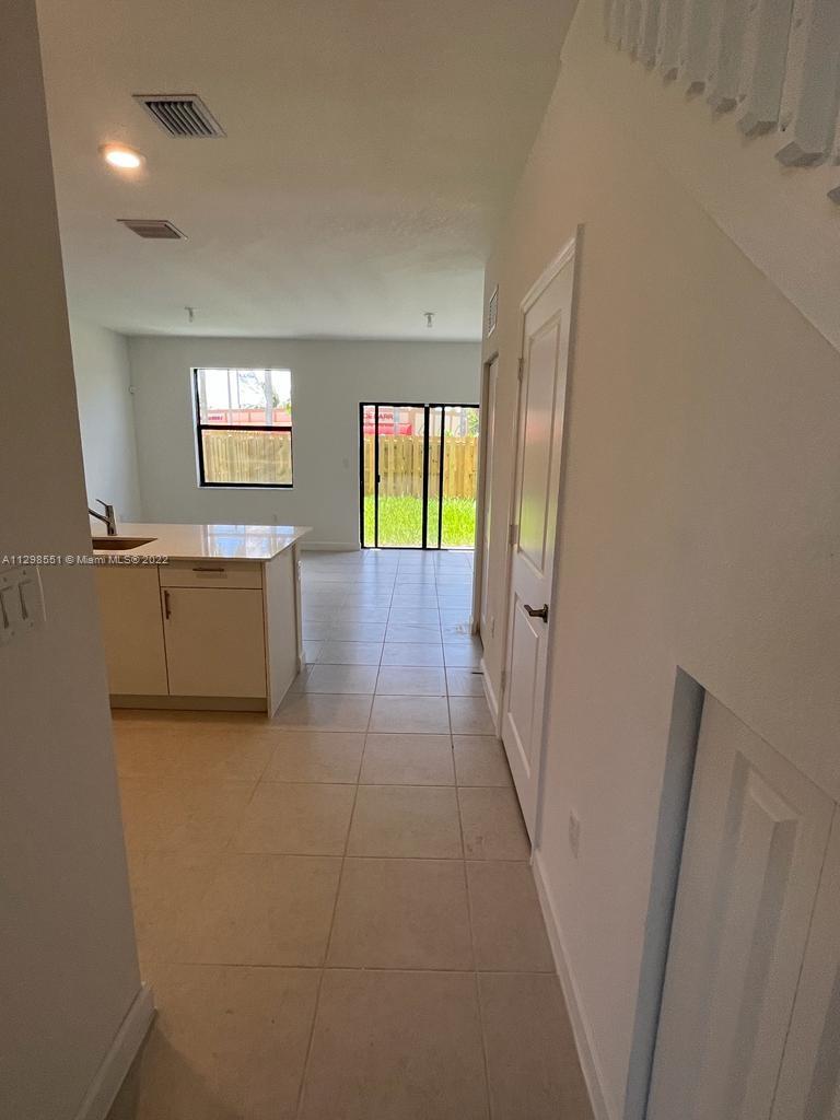 PINE VISTA - Residential Lease