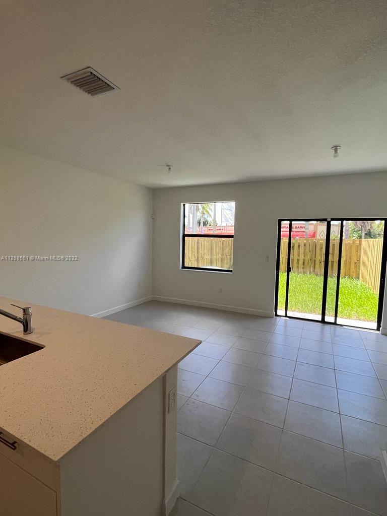 PINE VISTA - Residential Lease