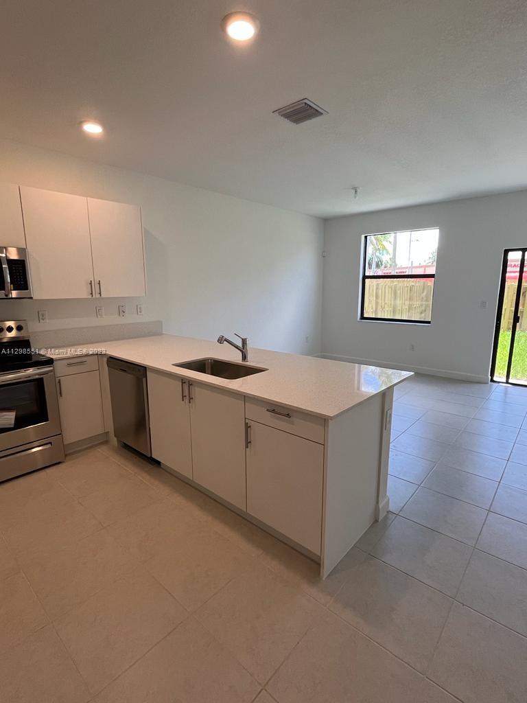 PINE VISTA - Residential Lease