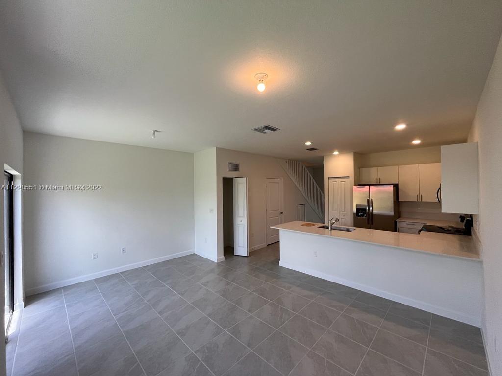 PINE VISTA - Residential Lease
