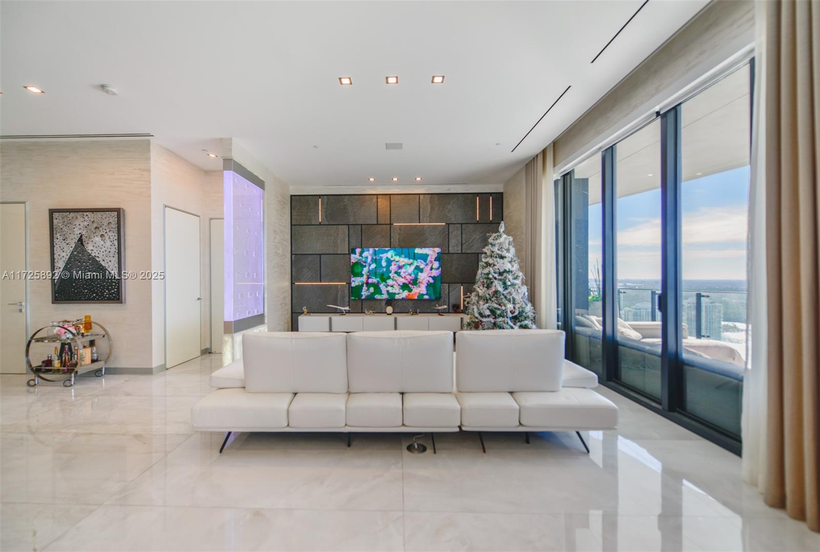 MUSE CONDO - Residential
