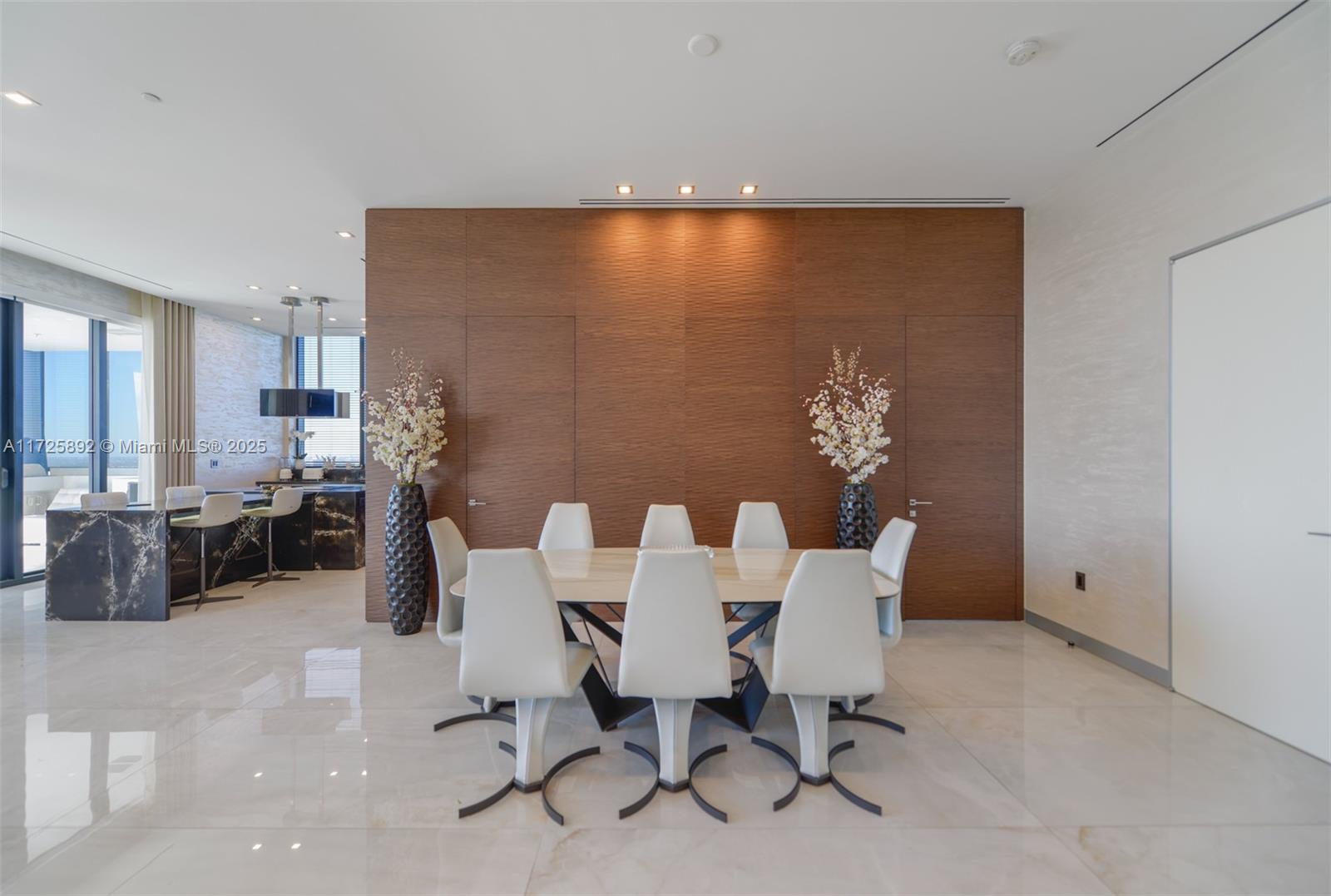 MUSE CONDO - Residential