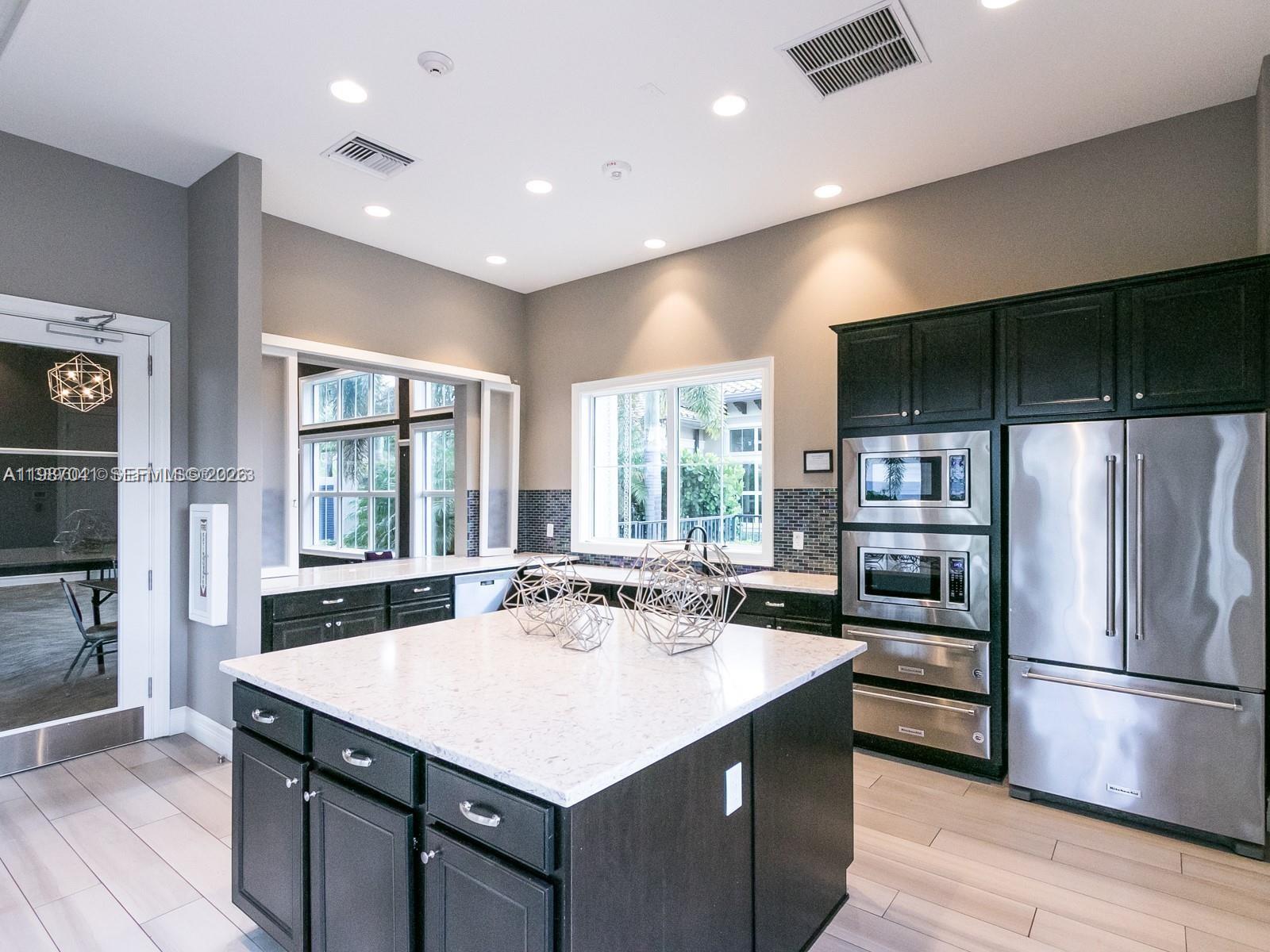 HILLCREST EAST NO 23 COND - Residential