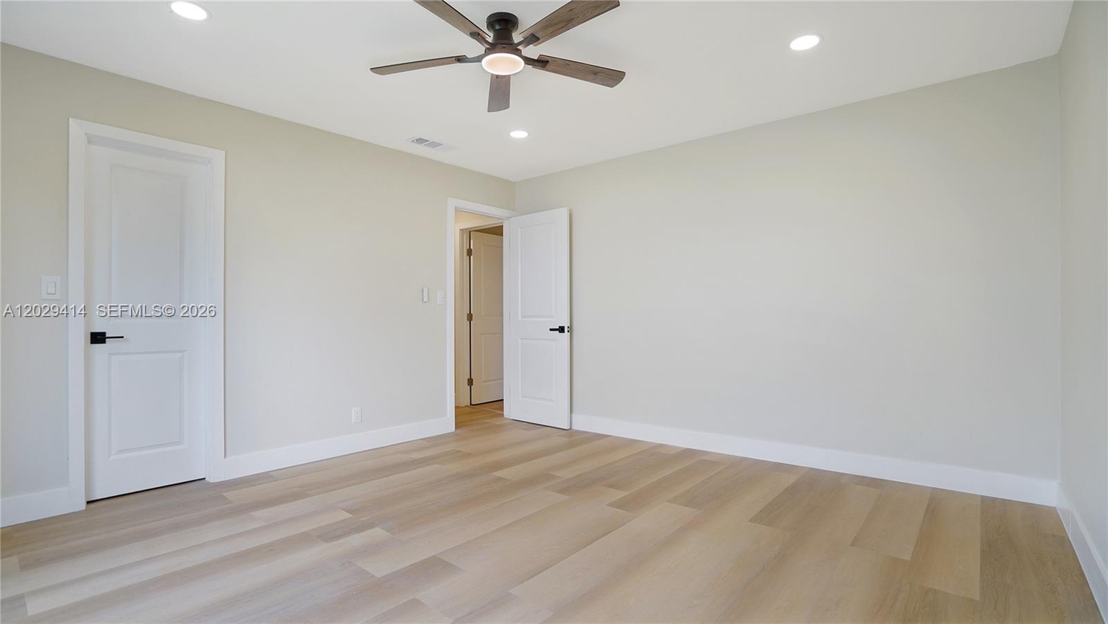 SPRINGTREE LAKES - Residential