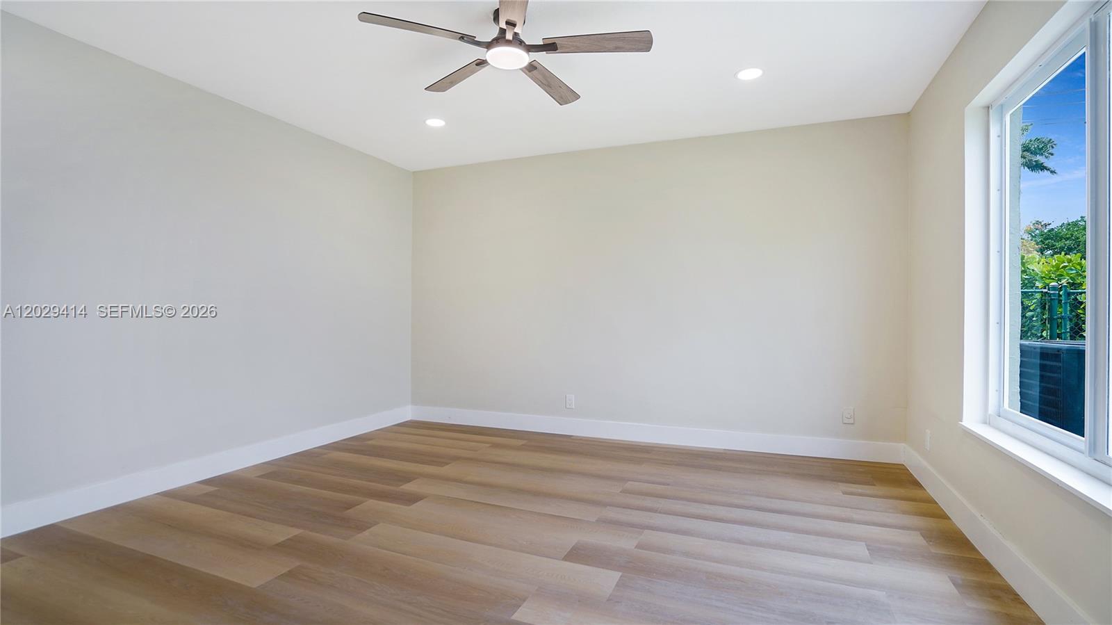 SPRINGTREE LAKES - Residential