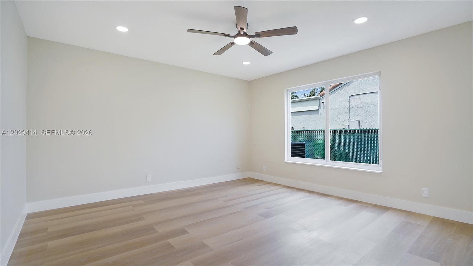 SPRINGTREE LAKES - Residential