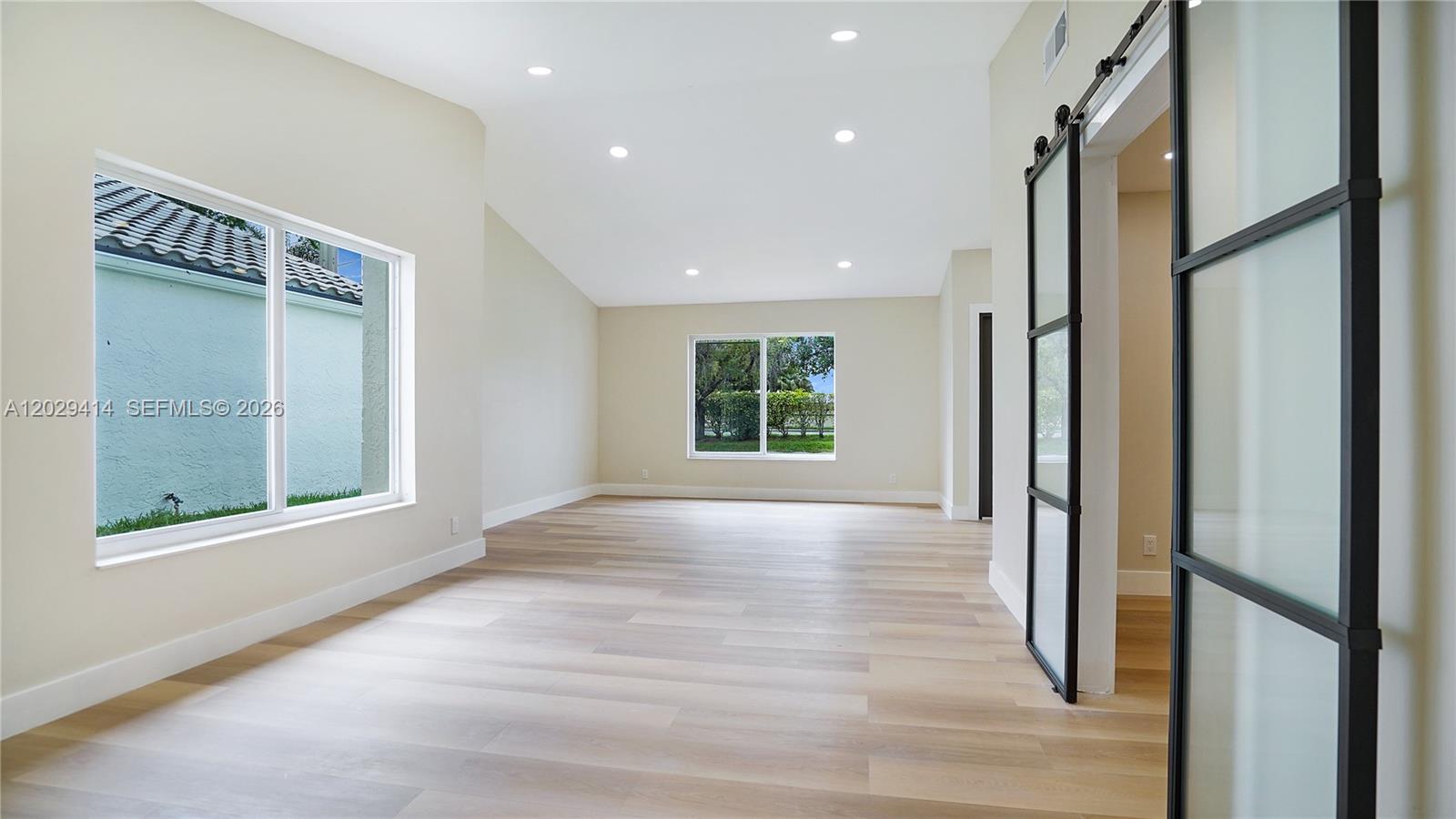 SPRINGTREE LAKES - Residential