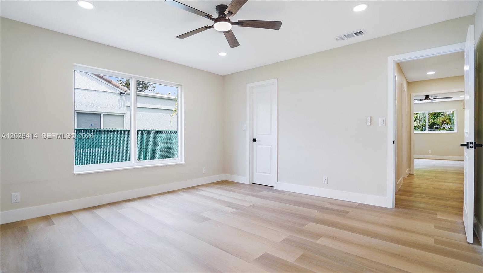 SPRINGTREE LAKES - Residential