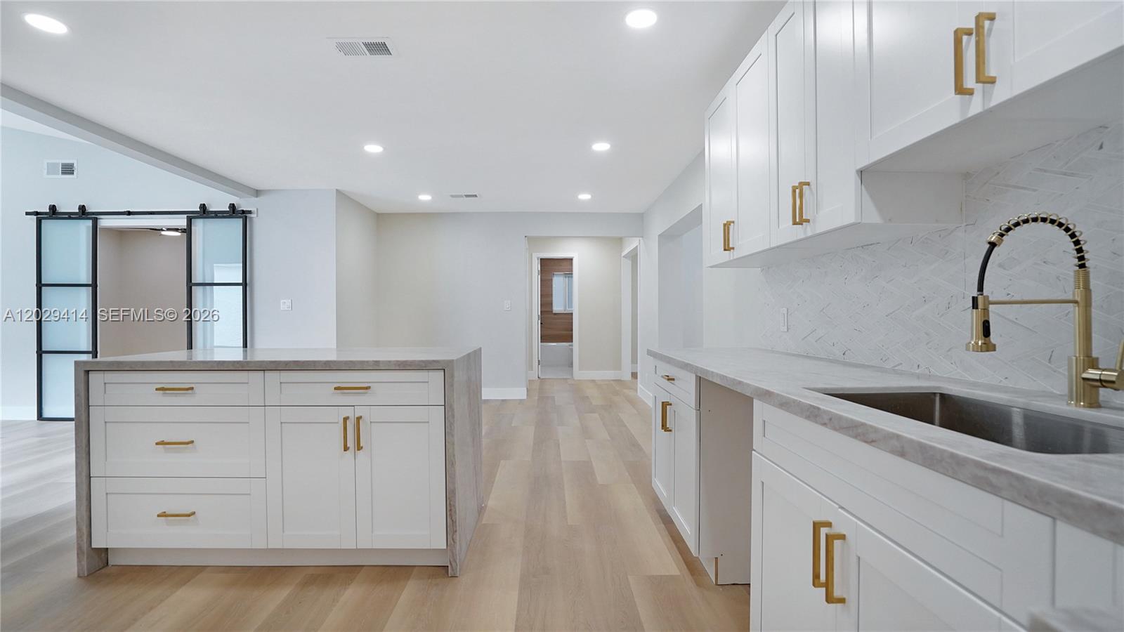 SPRINGTREE LAKES - Residential