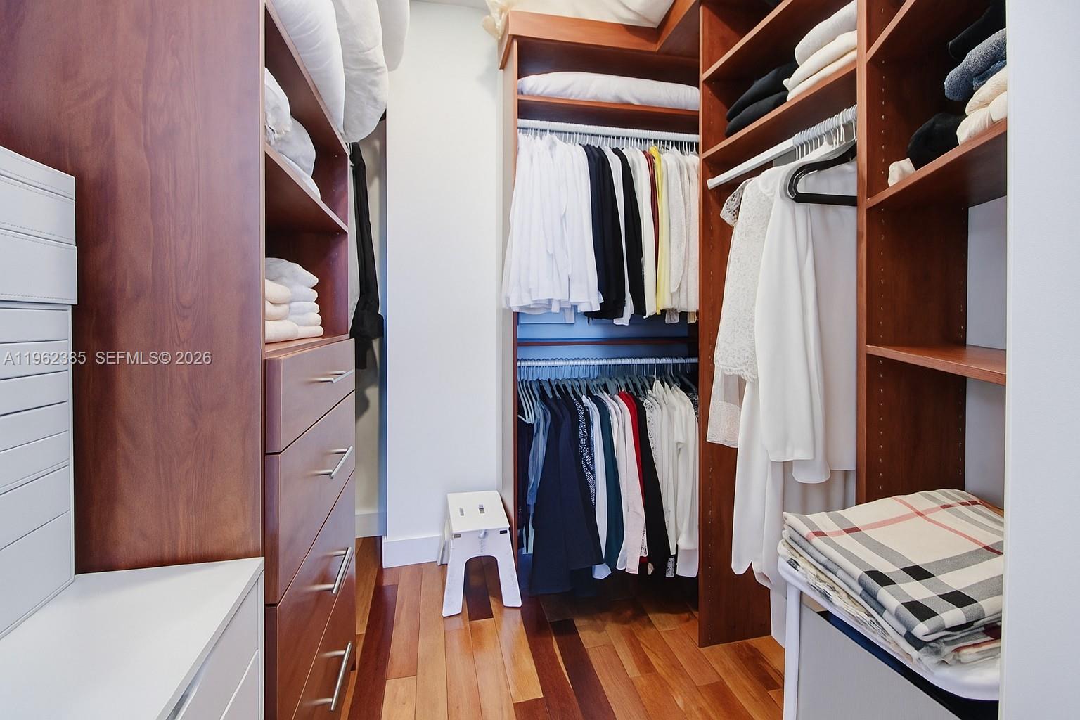 TDR TOWER I CONDO - Residential