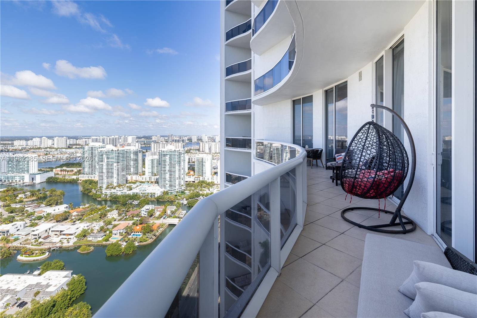 TDR TOWER I CONDO - Residential