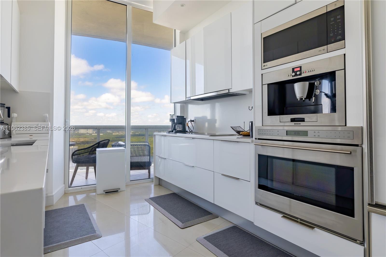 TDR TOWER I CONDO - Residential