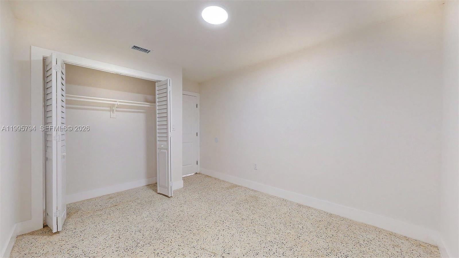 RIVERSIDE FARMS - Residential Lease