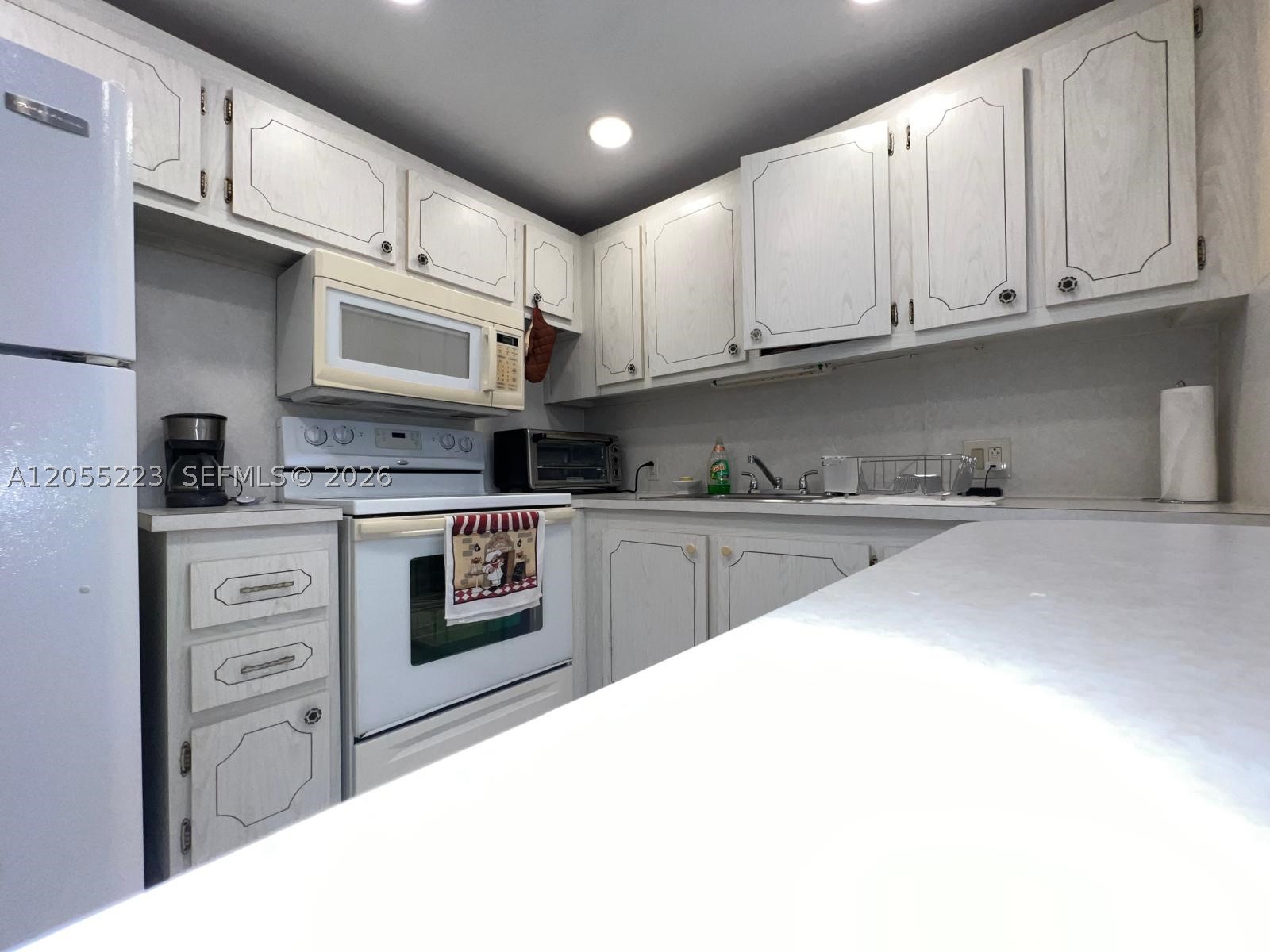 MANSFIELD AT CENTURY VILL - Residential Lease
