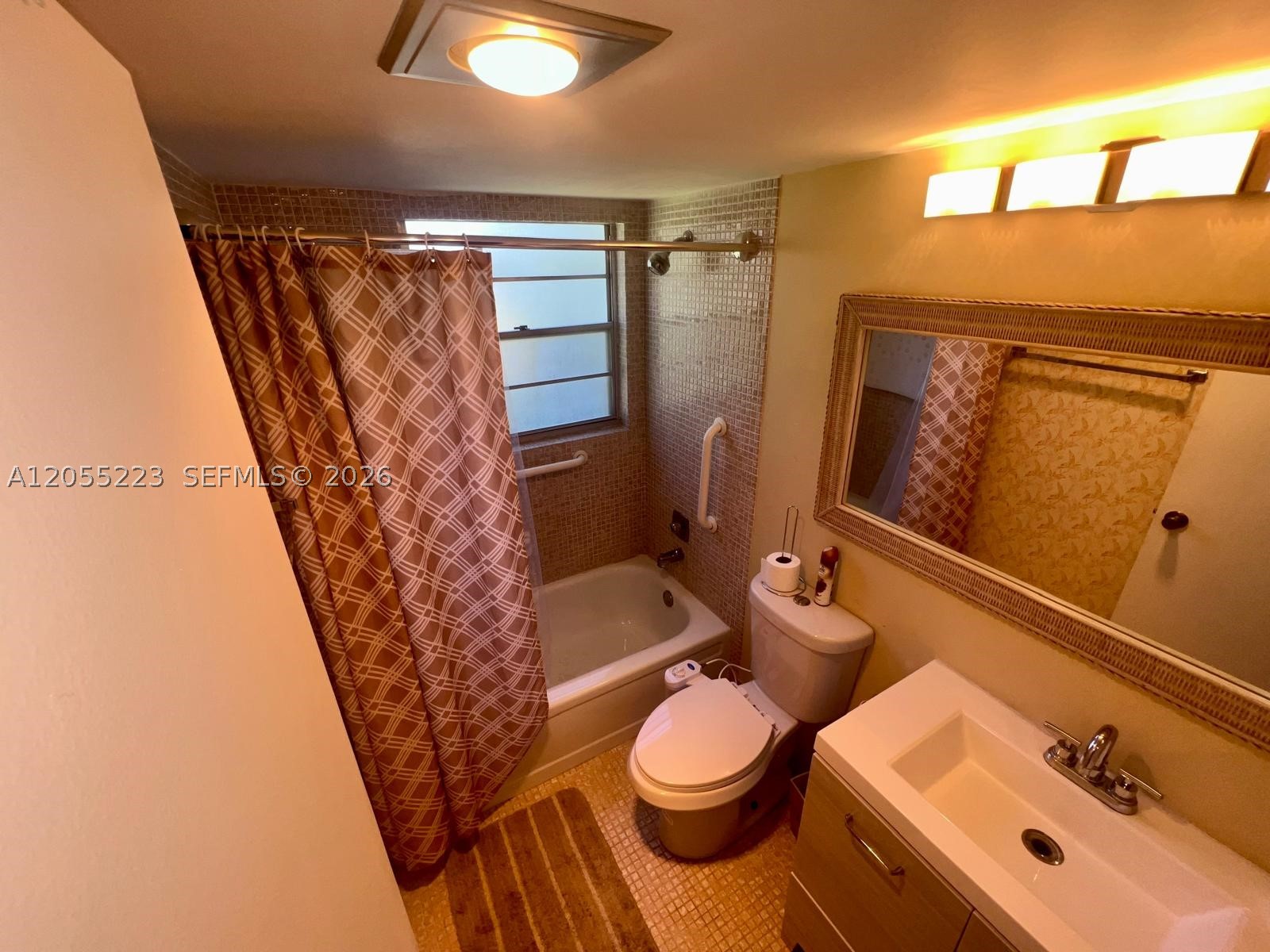 MANSFIELD AT CENTURY VILL - Residential Lease