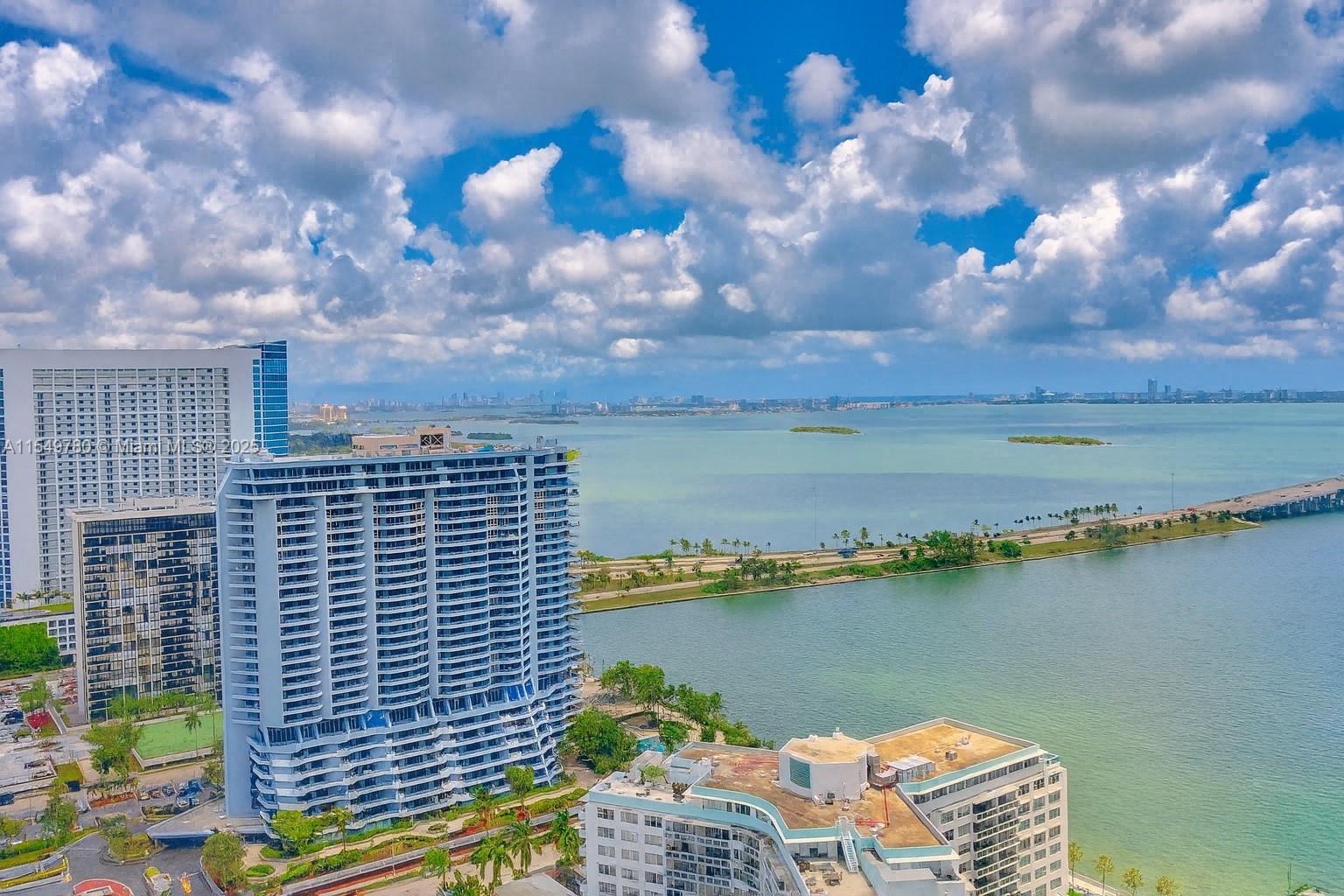PARAISO BAYVIEWS CONDO - Residential