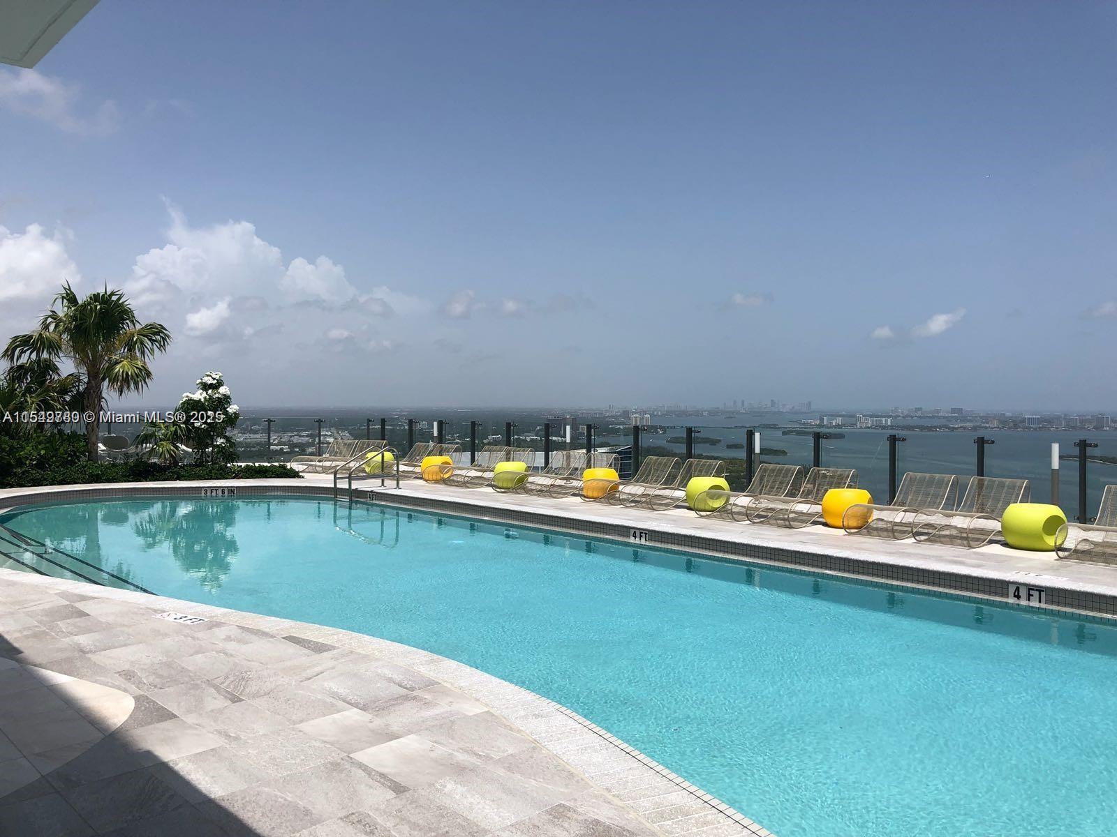 PARAISO BAYVIEWS CONDO - Residential