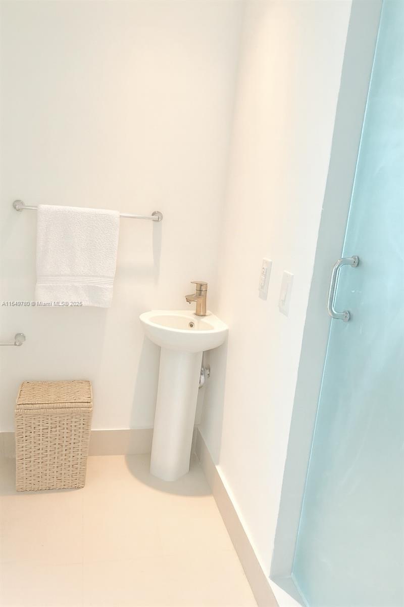 PARAISO BAYVIEWS CONDO - Residential