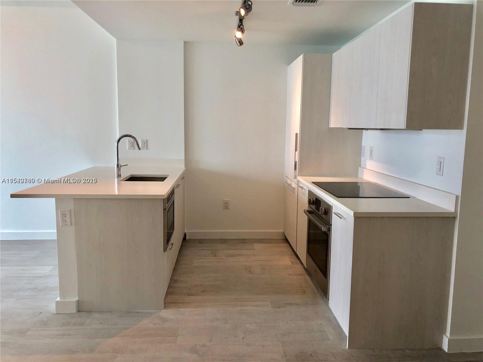 PARAISO BAYVIEWS CONDO - Residential