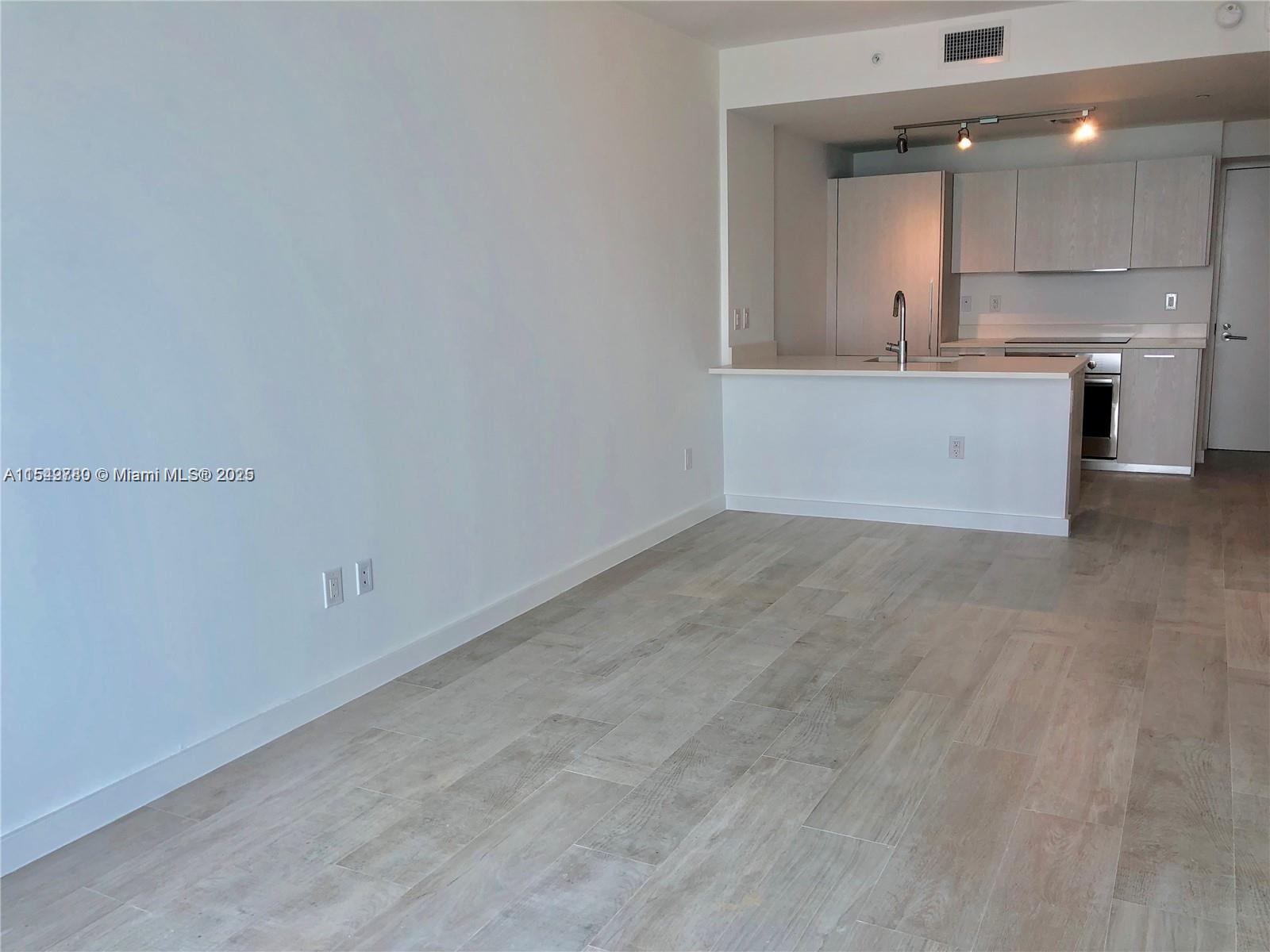 PARAISO BAYVIEWS CONDO - Residential
