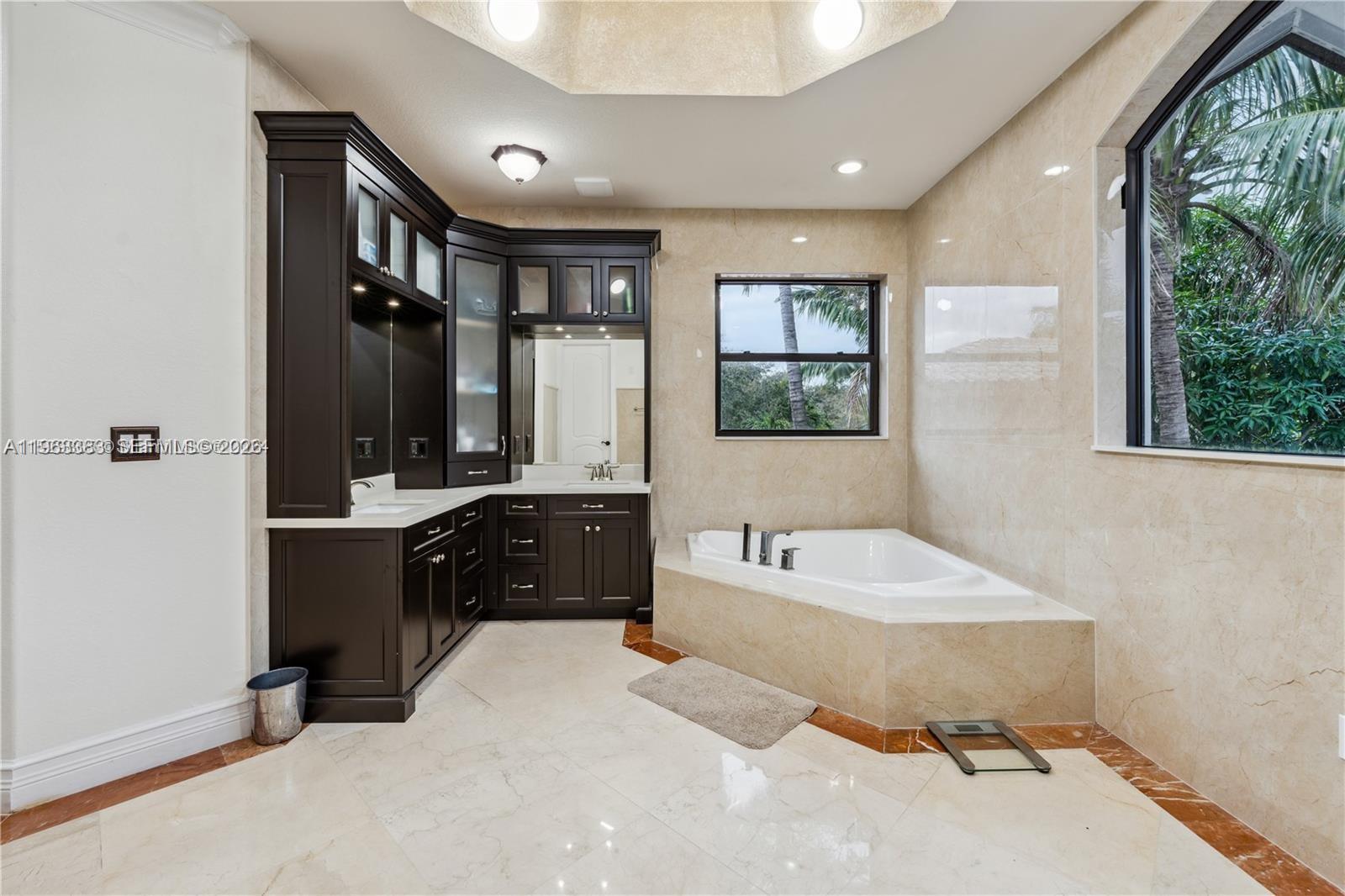6TH ADDN TO ROYAL OAKS - Residential