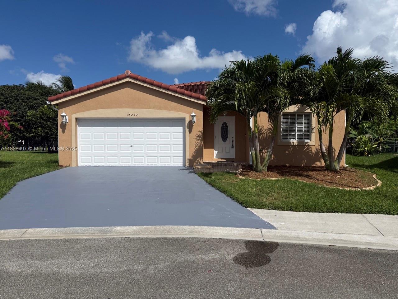 LANDLORD IS MOTIVATED - Don't miss the opportunity to live in the prestigious gated community of Avalon, Miramar. Freshly painted and renovated, lakefront single home offers 3 bedrooms, 1 den/office 2 full bath. Spacious kitchen with granite countertops and stainless steel appliances. The open-concept layout is ideal for gatherings. The large windows floods the space with natural light and offers picturesque waterfront views. Large master bedroom with walk-in closet, master bathroom with dual sink, separate shower and jacuzzi bathtub. Located just steps from the Avalon community pool, the home is also conveniently close to shopping, dining, major highways, and airports. New floor in the family room, and new bathtub tub and tiles. The main entrance is guarded 24/7.