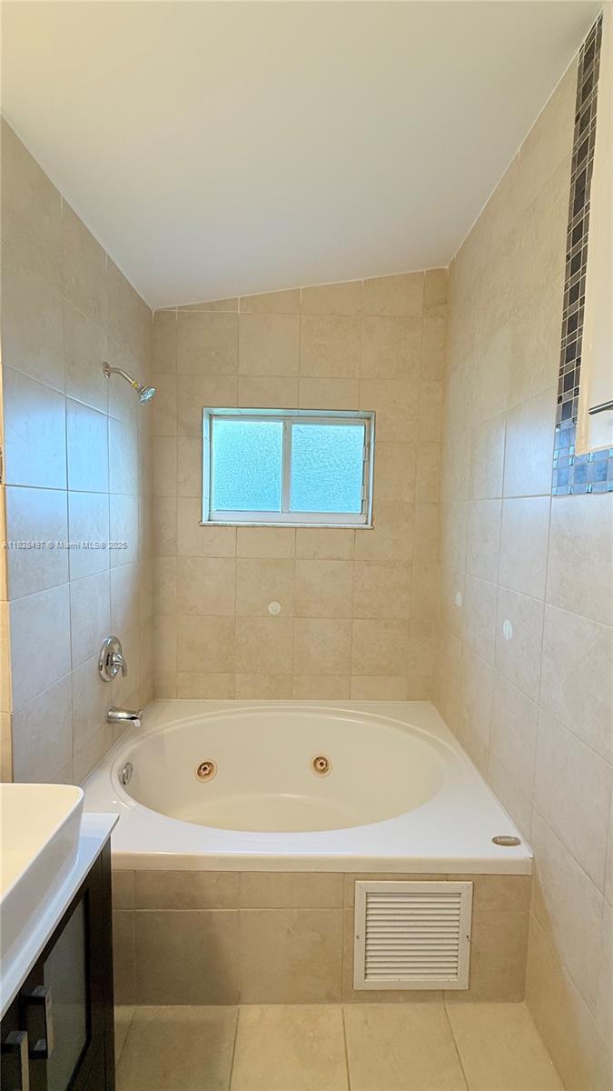 CENTEX-REPLAT OF A PORTIO - Residential Lease