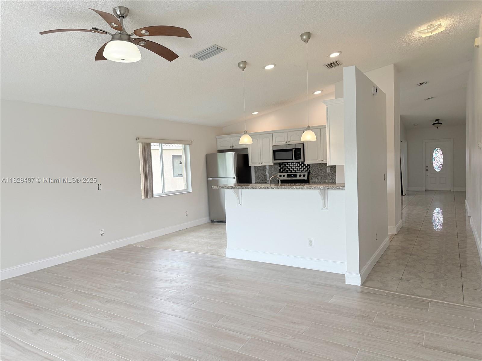 CENTEX-REPLAT OF A PORTIO - Residential Lease