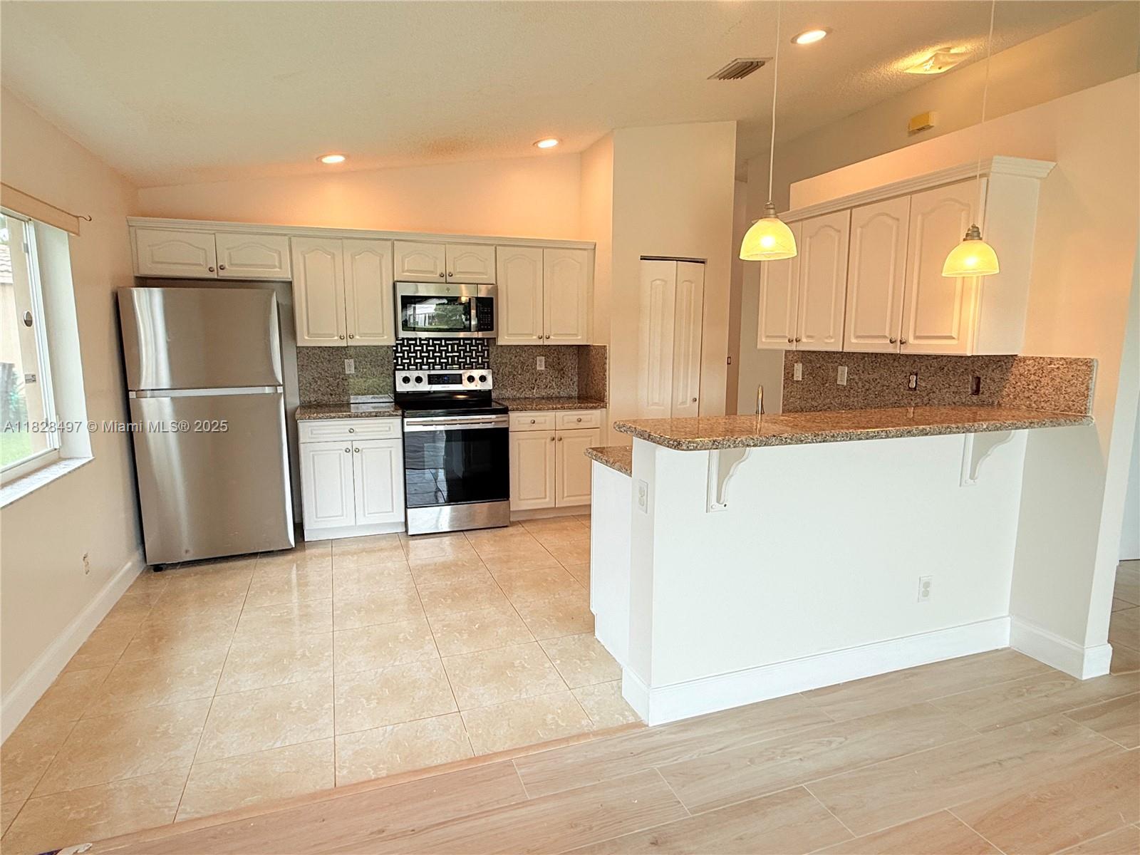 CENTEX-REPLAT OF A PORTIO - Residential Lease