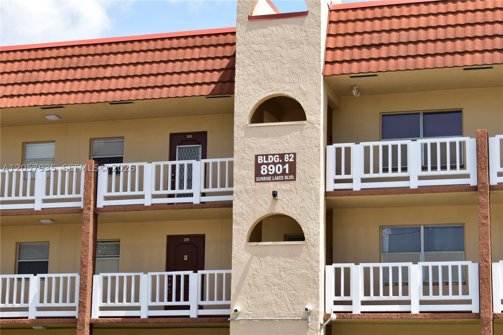 SUNRISE LAKES 82 CONDO - Residential