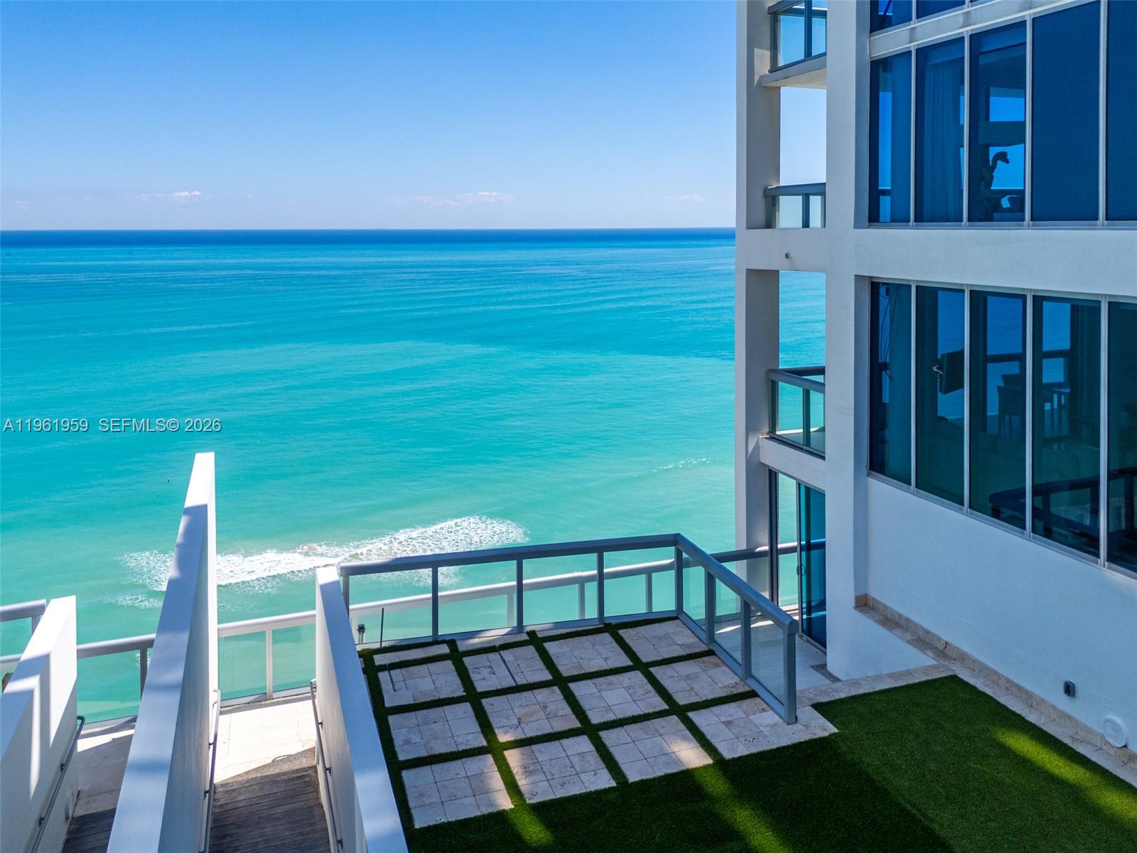 NORTH CARILLON BEACH COND - Residential