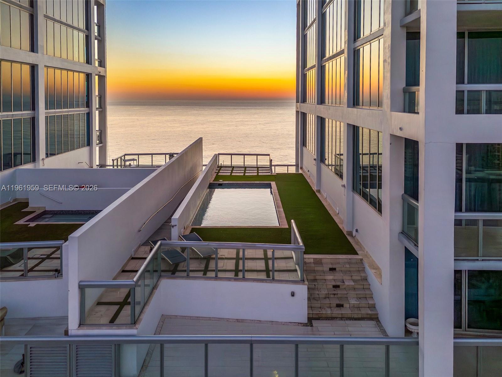 NORTH CARILLON BEACH COND - Residential