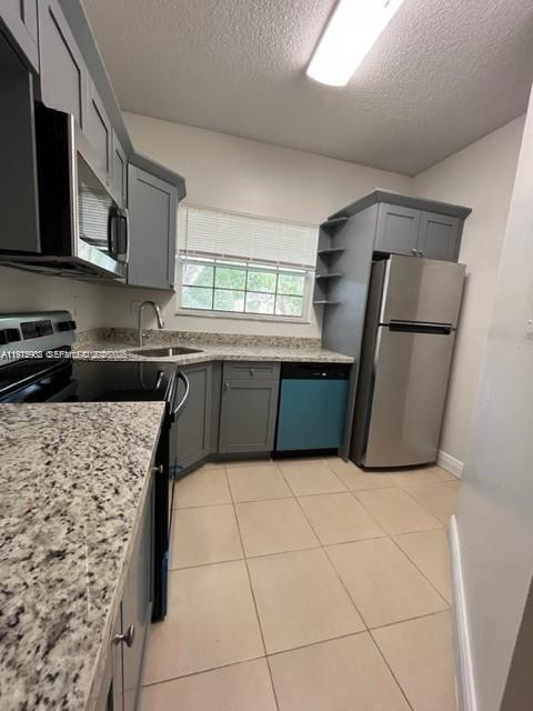 REFLECTIONS AT PEMBROKE P - Residential Lease