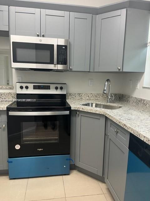 REFLECTIONS AT PEMBROKE P - Residential Lease