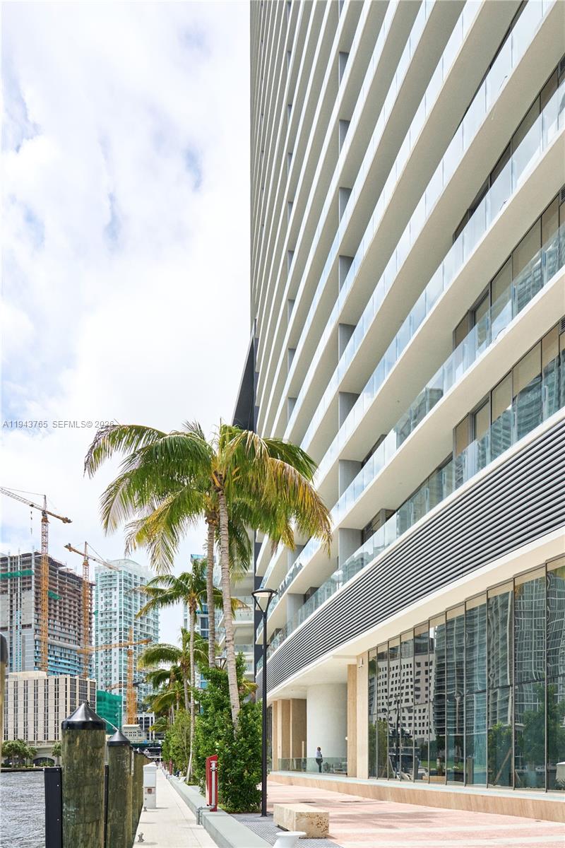 ASTON MARTIN RESIDENCES - Residential