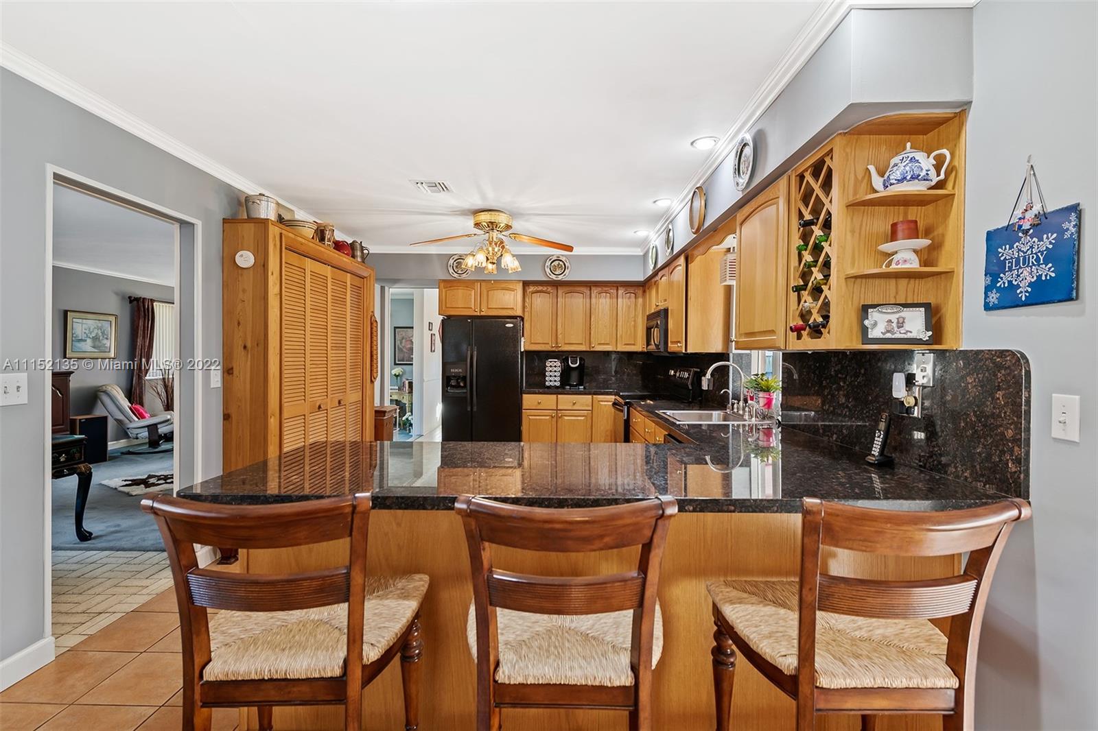 HOLLYWOOD HILLS - Residential