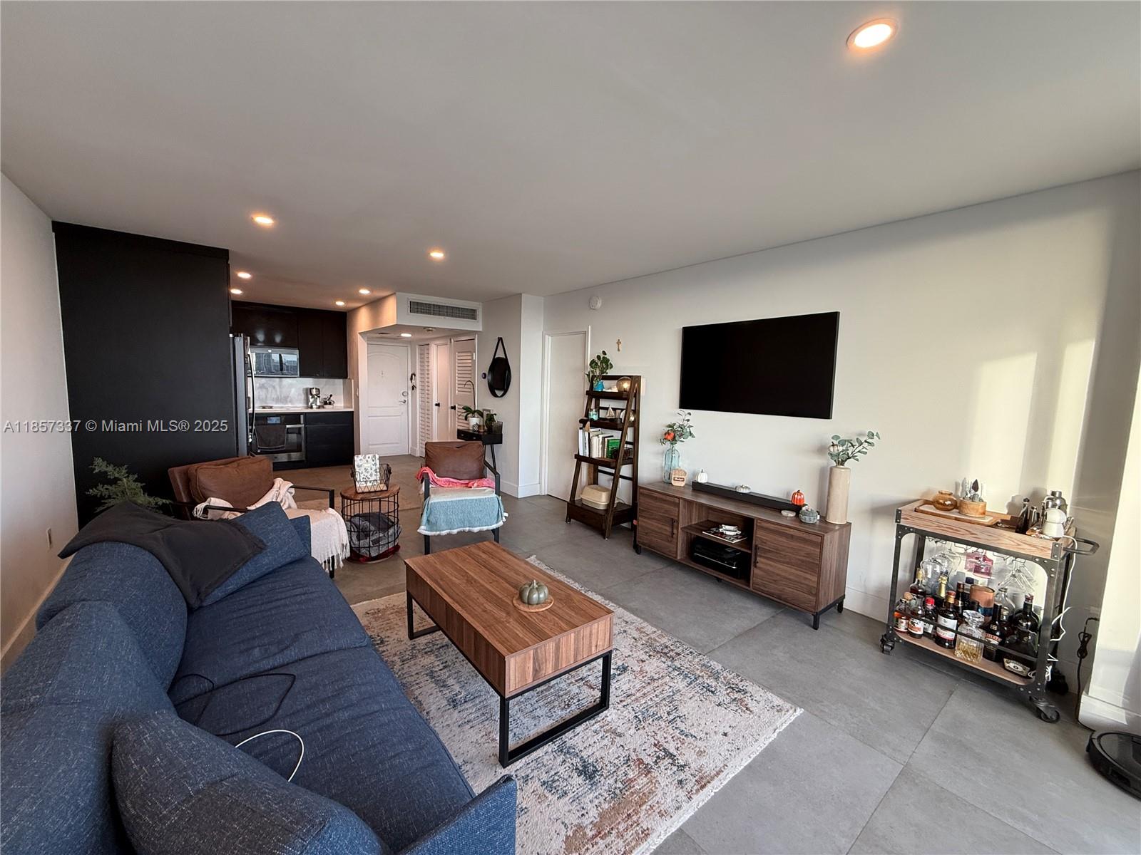 AVENTURA ELDORADO CONDO - Residential