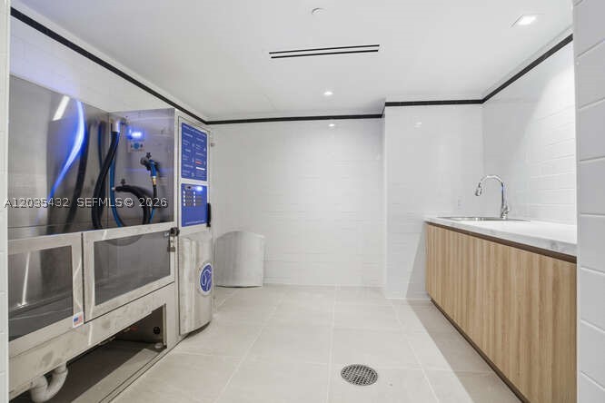 Bayshore Ysabella Condomin - Residential