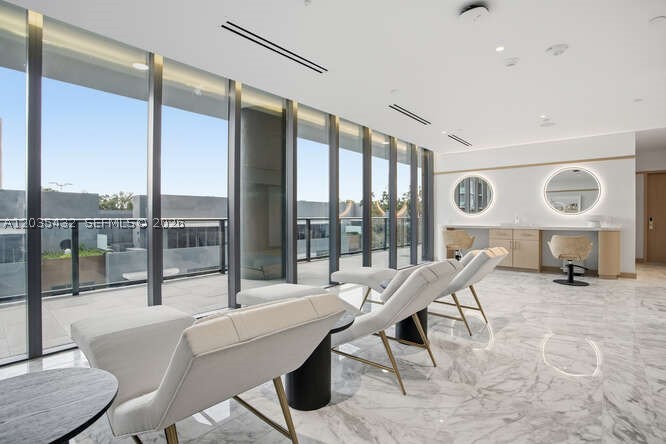 Bayshore Ysabella Condomin - Residential