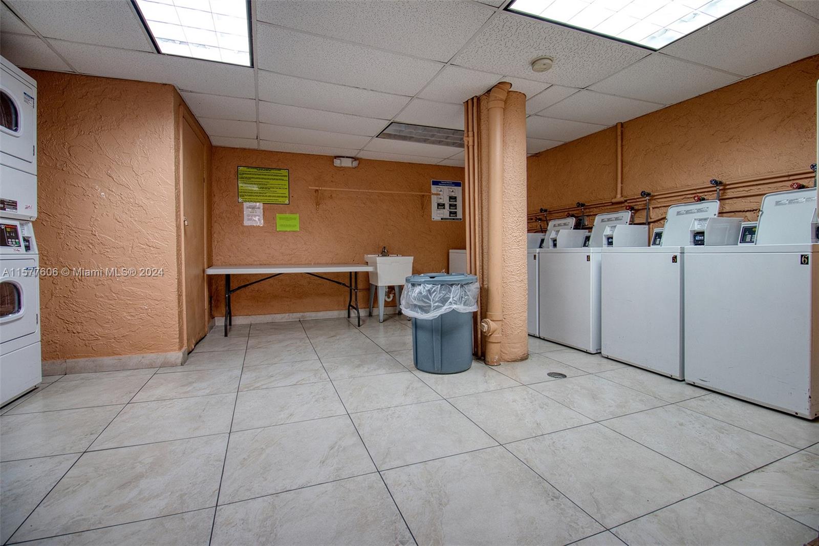 PALM-EAST GARDENS CONDO - Residential