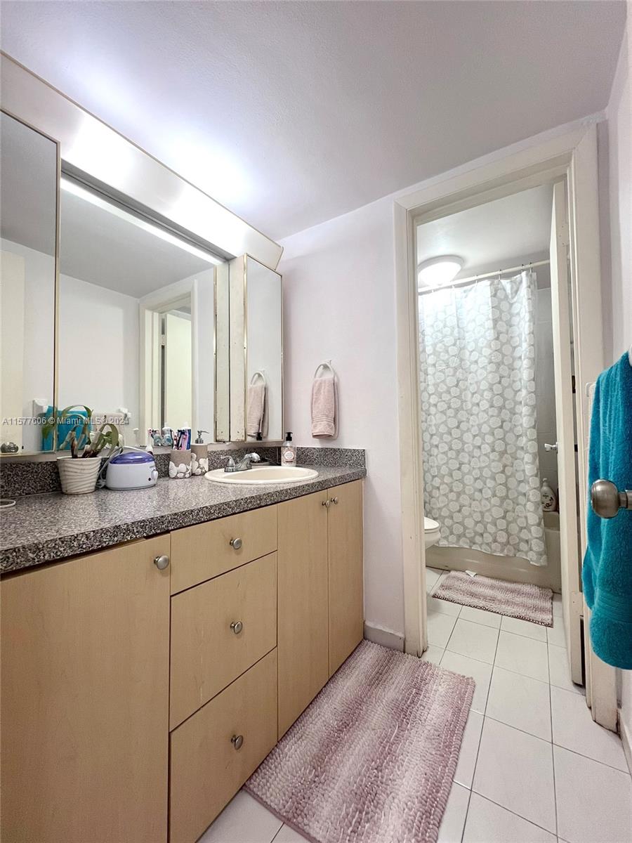 PALM-EAST GARDENS CONDO - Residential