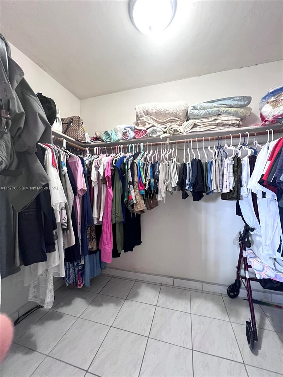PALM-EAST GARDENS CONDO - Residential