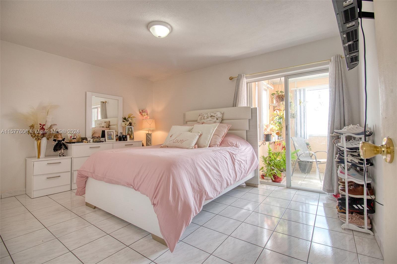 PALM-EAST GARDENS CONDO - Residential
