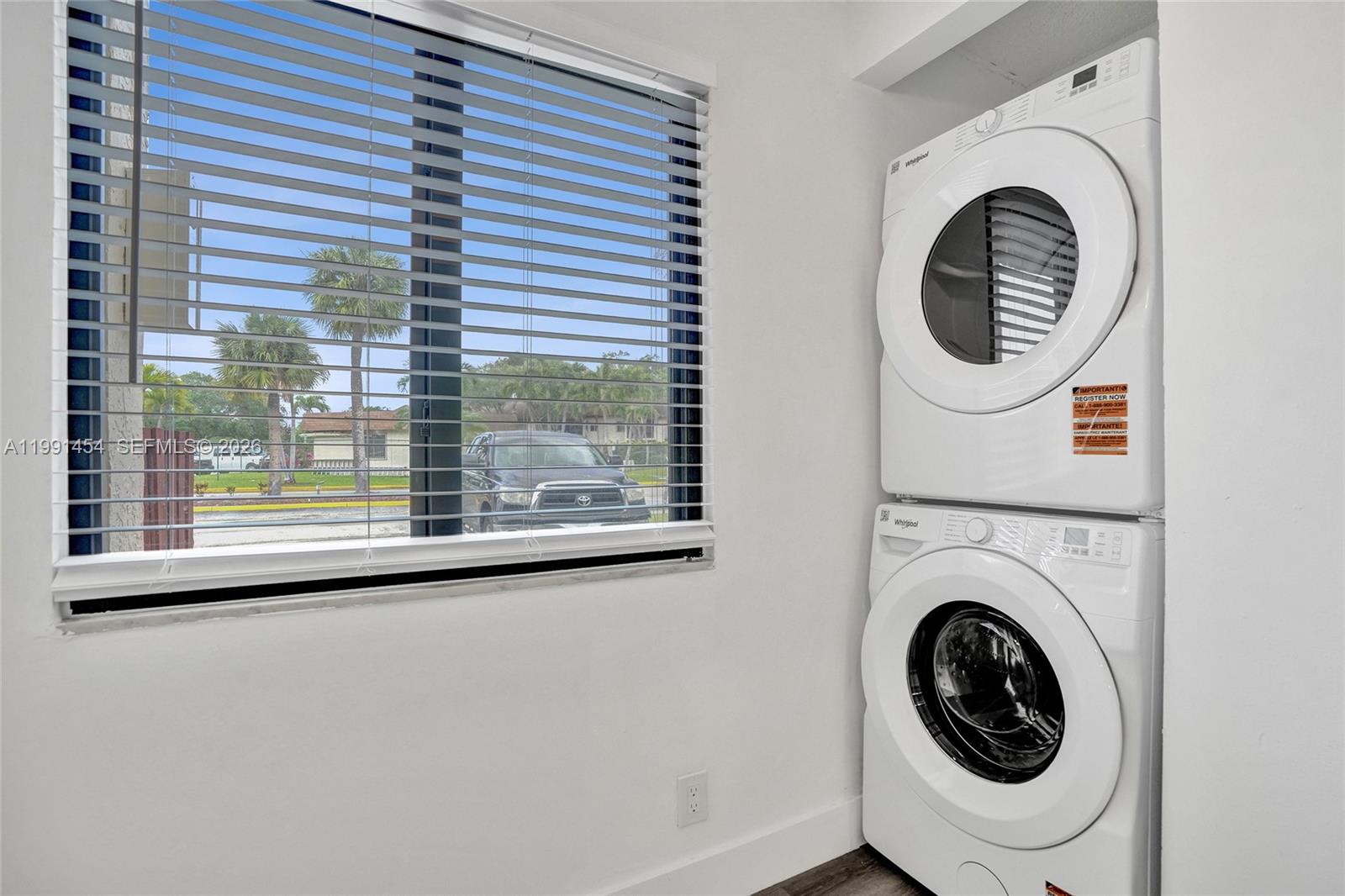 ROYALE GARDENS CONDO - Residential