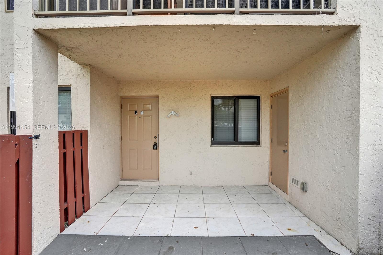 ROYALE GARDENS CONDO - Residential