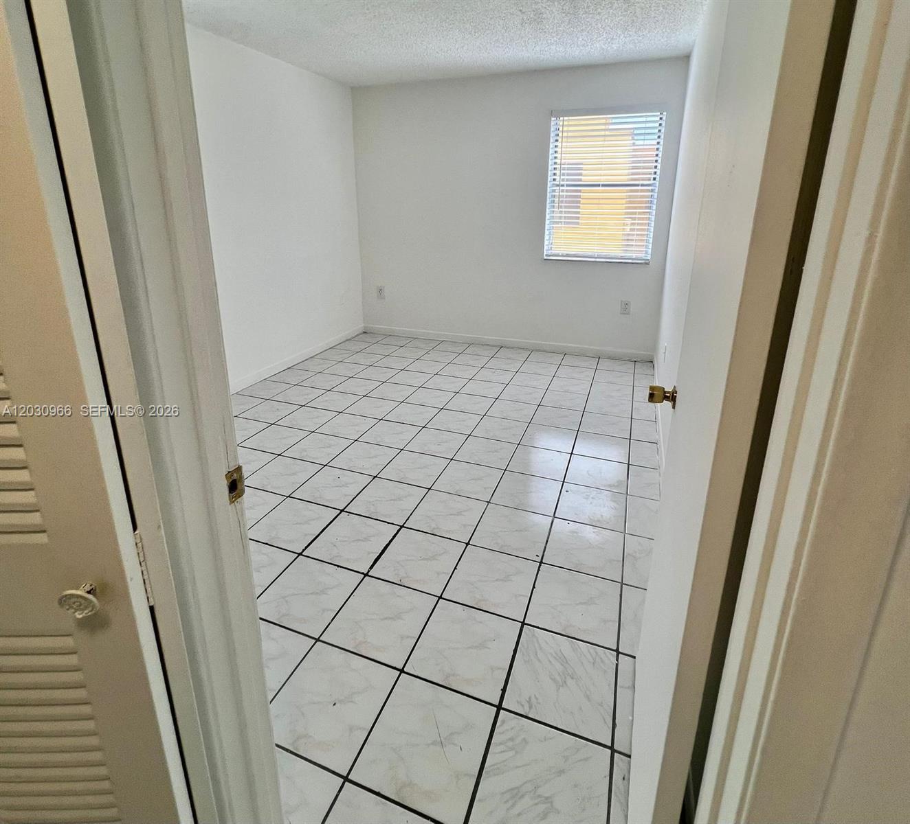 SOLEIL LAKE CONDO - Residential Lease