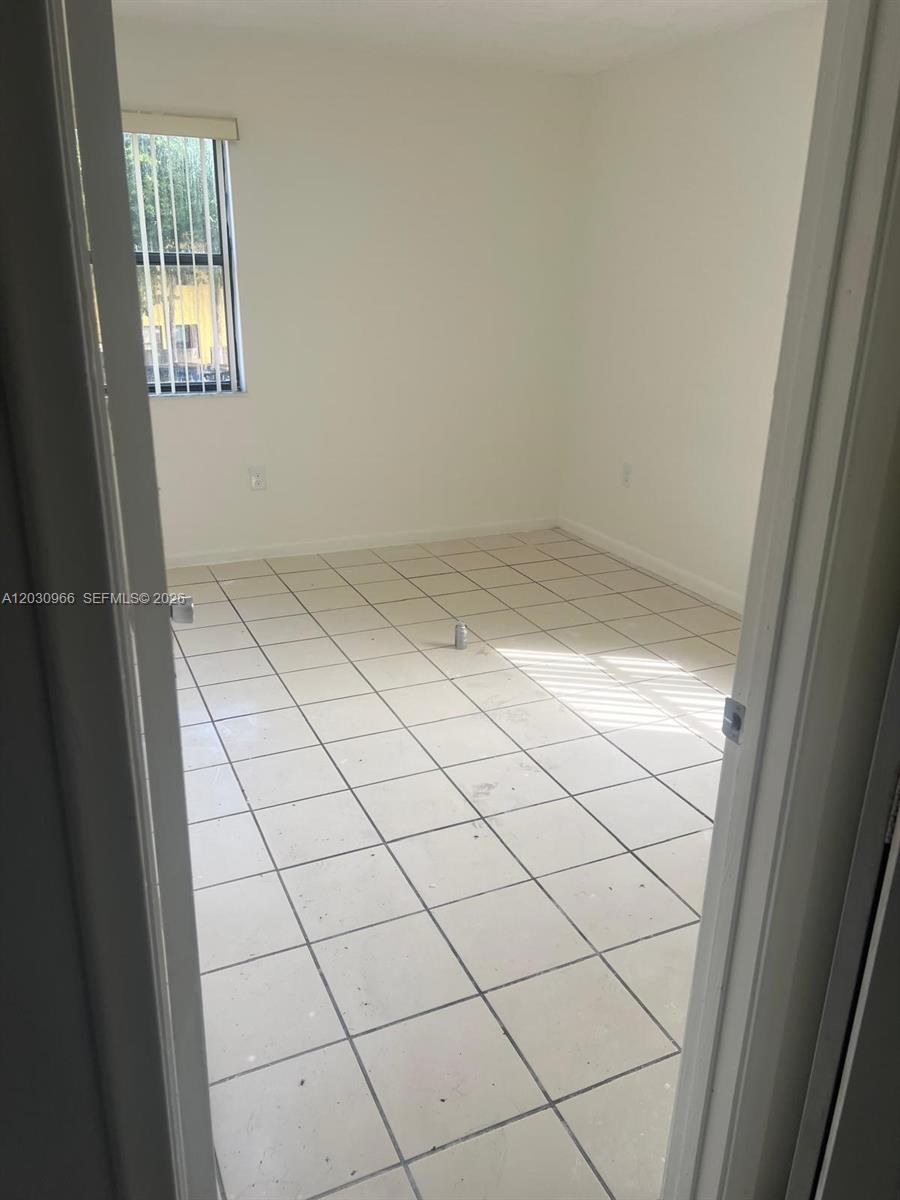 SOLEIL LAKE CONDO - Residential Lease