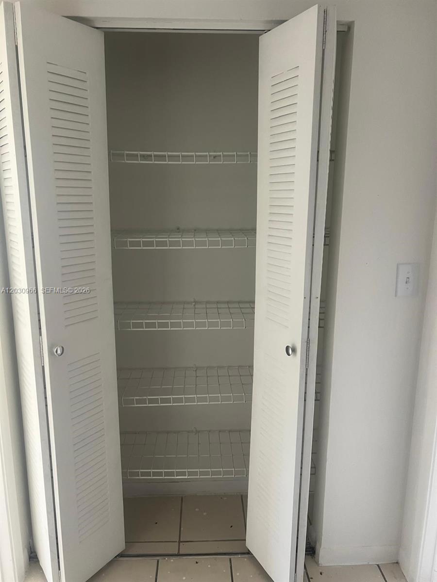 SOLEIL LAKE CONDO - Residential Lease