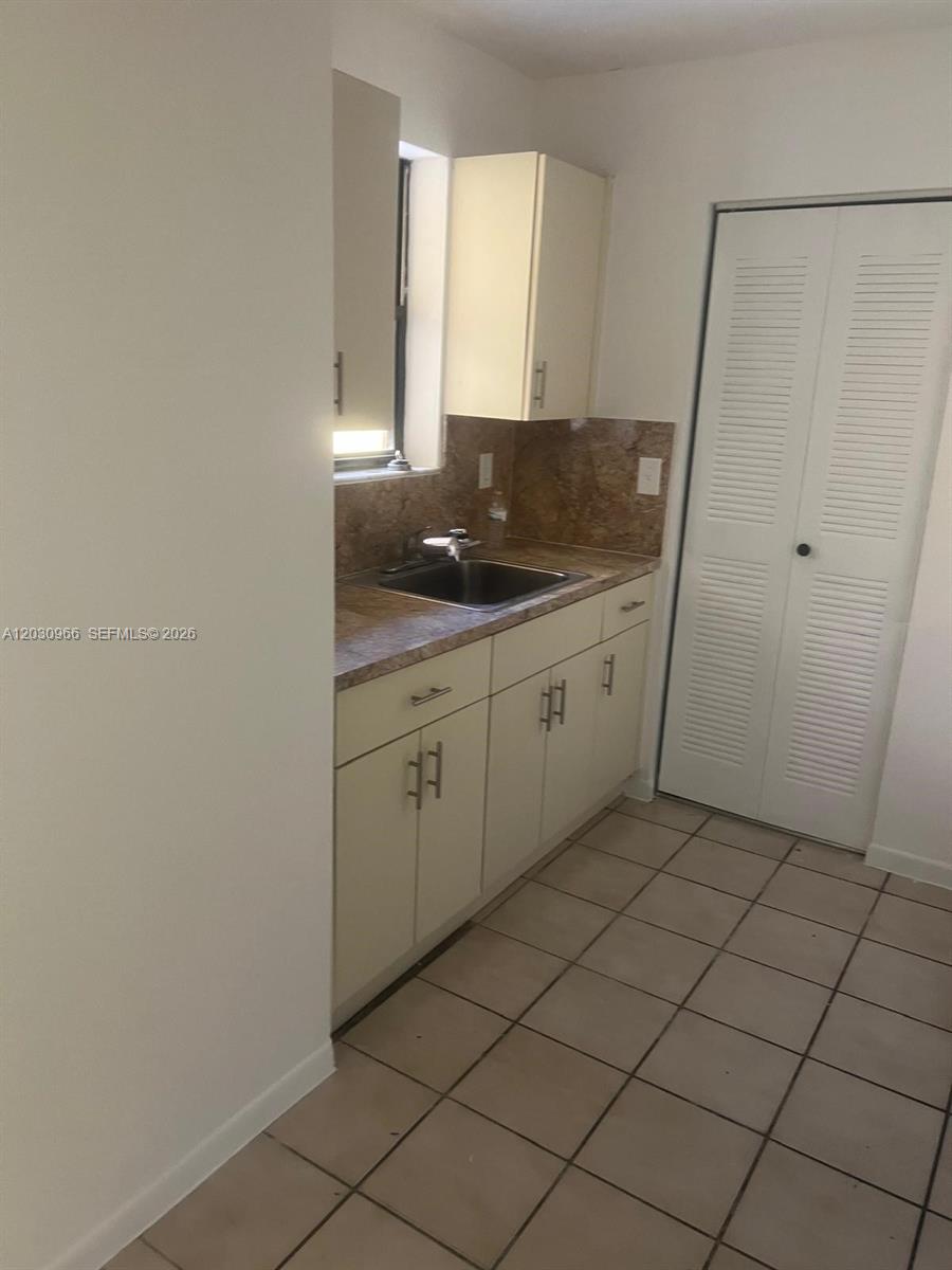SOLEIL LAKE CONDO - Residential Lease