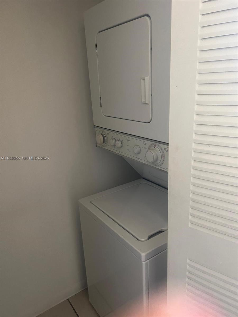 SOLEIL LAKE CONDO - Residential Lease